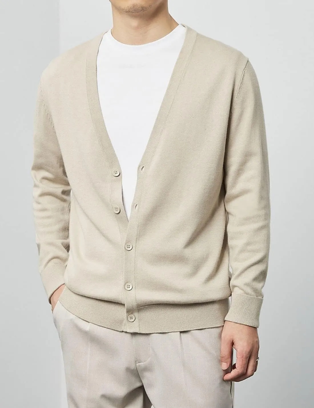 Kinkia Men's V Neck Cardigan Sweater Long Sleeve Button Down Solid Color Knitted Sweaters