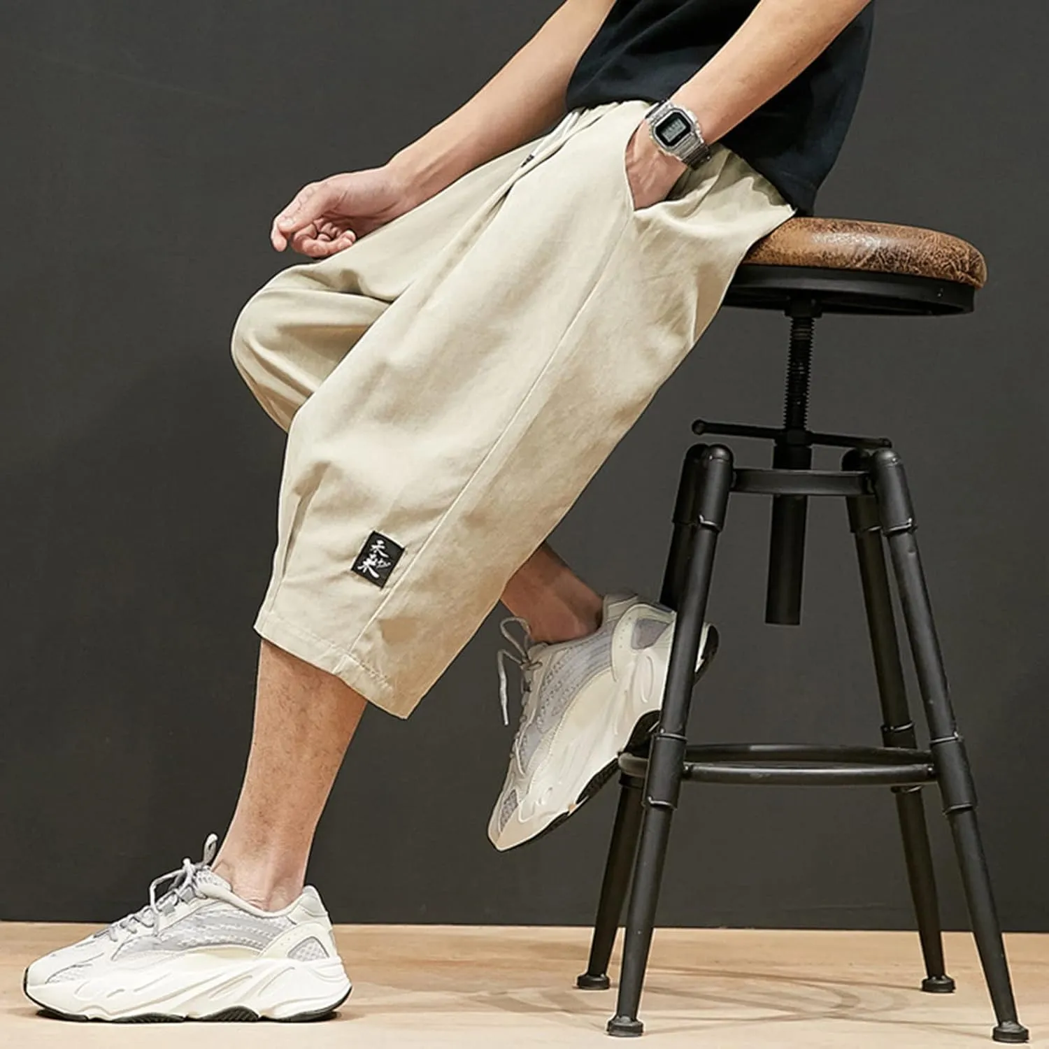 Men's Casual Shorts 3/4 Jogger Capri Pants Breathable Elastic Waist Below Knee Short Pants with Pockets Yoga Harem Pants