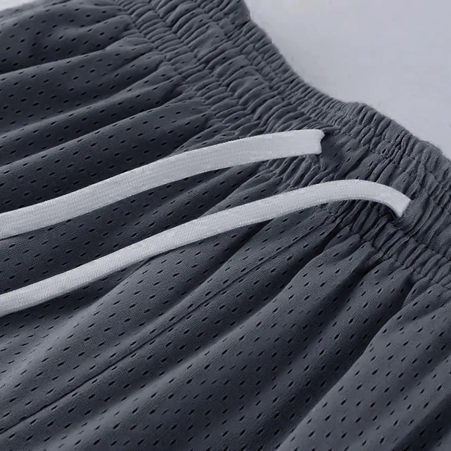 Men's Mesh Shorts Loose Fit Breathable Lightweight Running Sport Pants Fashion Drawstring Casual Shorts with Pockets